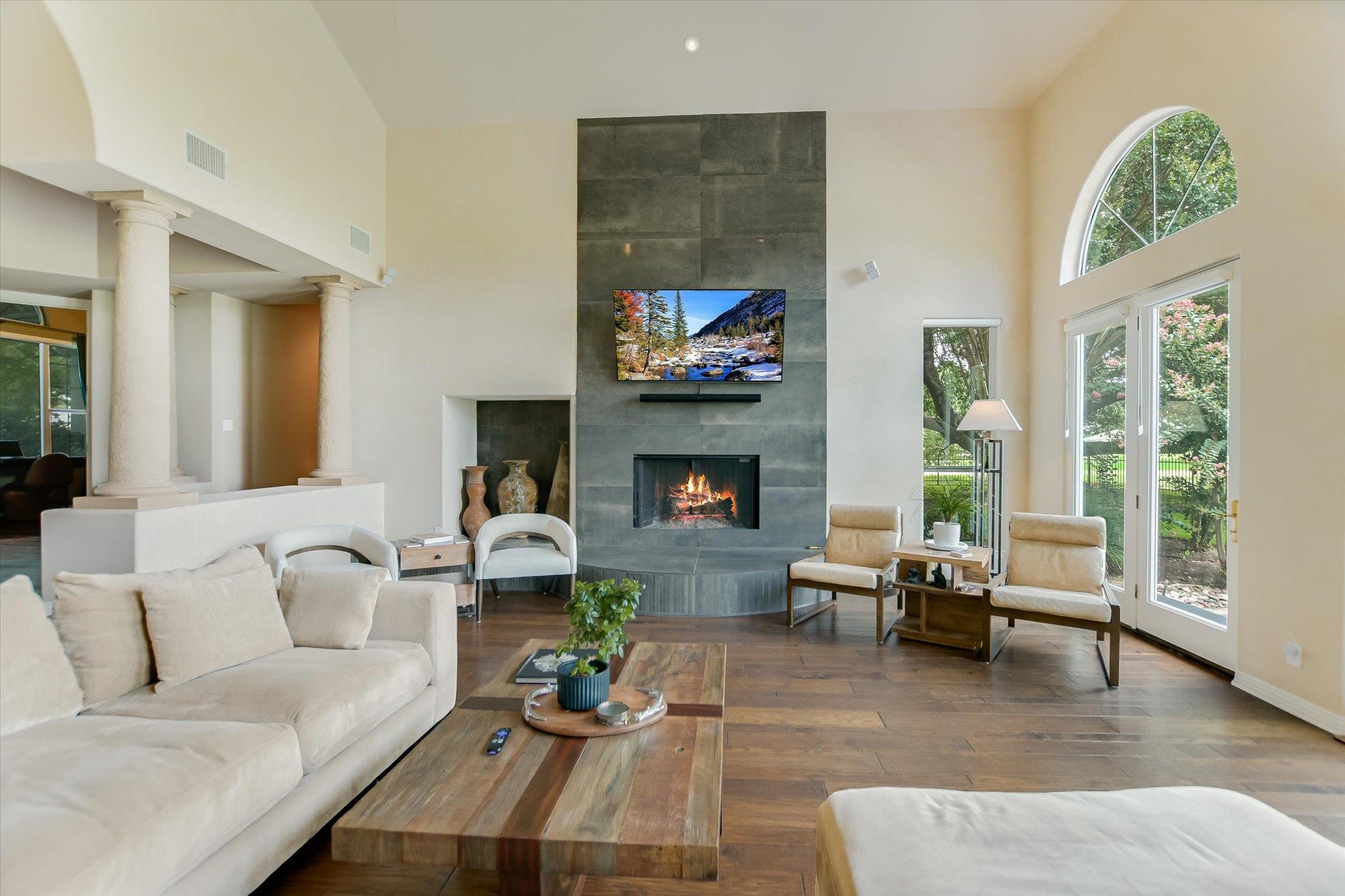 26308 Masters Pkwy, Spicewood, TX 78669