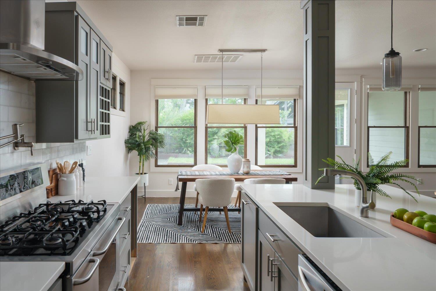 2606 W 49th St, Austin, TX 78731