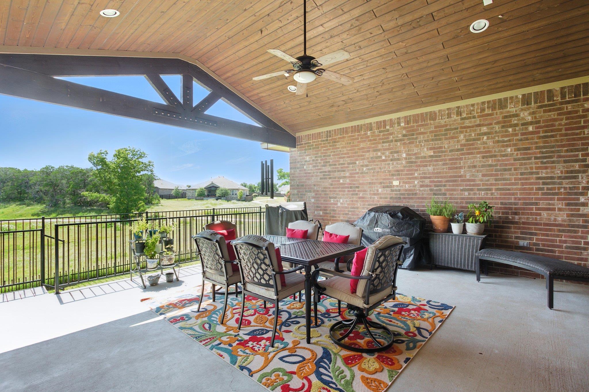 135 Clearwater Way, Kyle, TX 78640