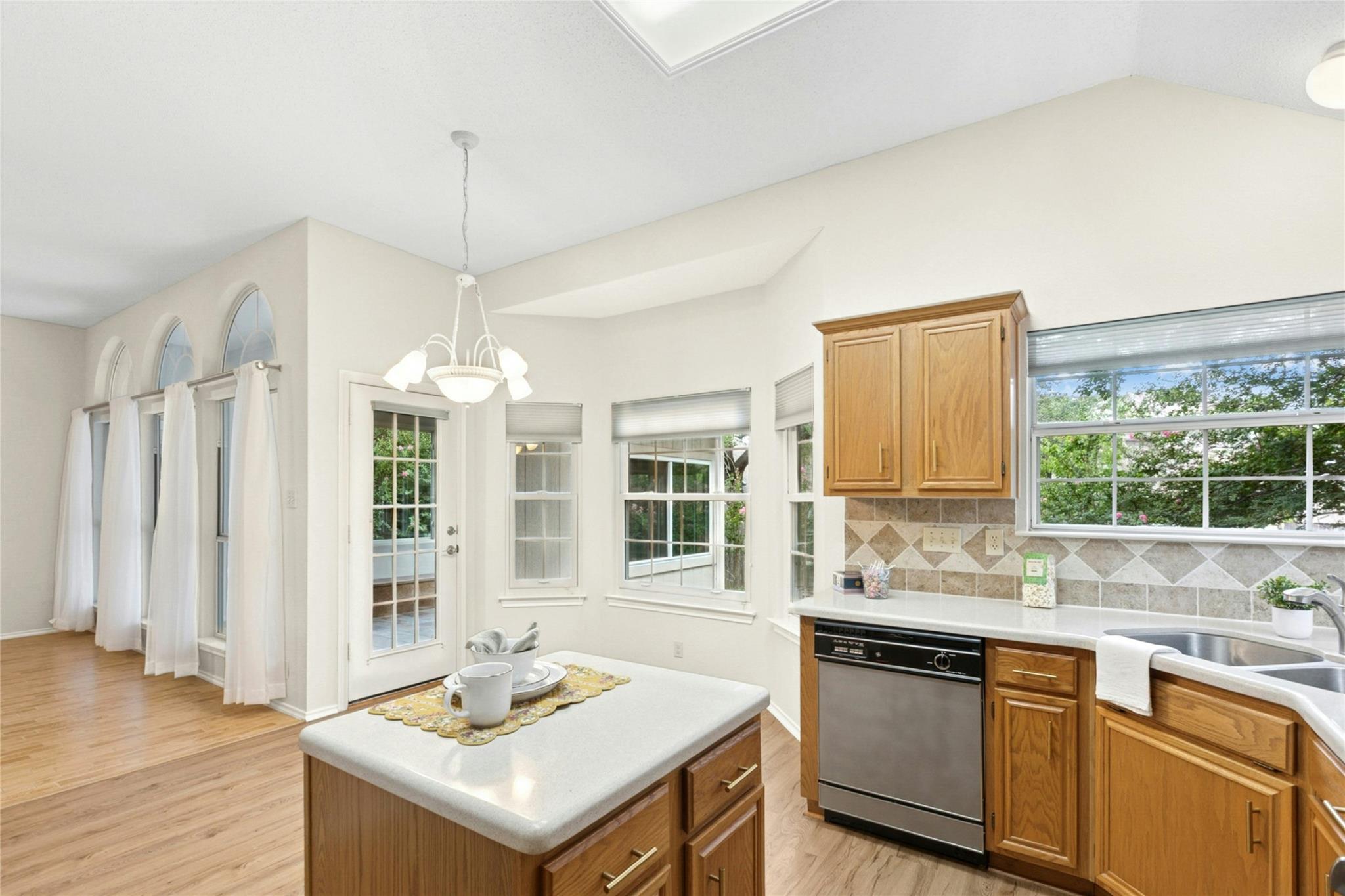 1212 Dove Cir, Cedar Park, TX 78613