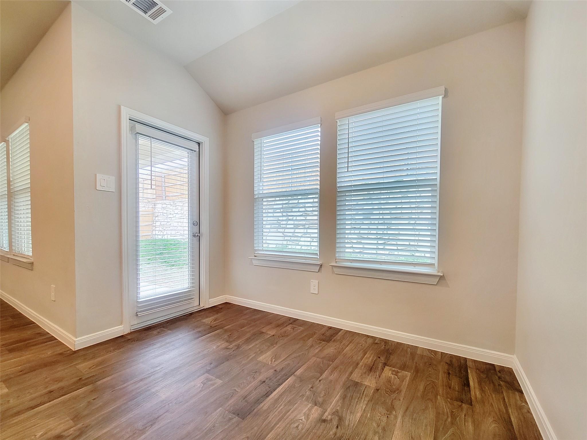 125 Solitude Dr, San Marcos, TX 78666