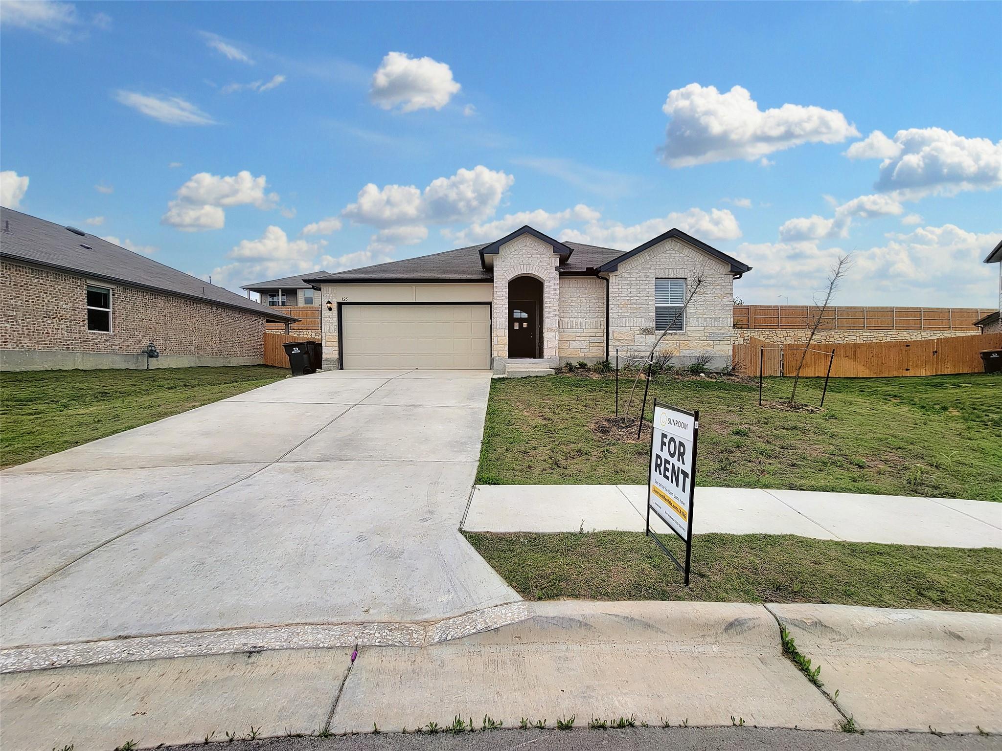 125 Solitude Dr, San Marcos, TX 78666