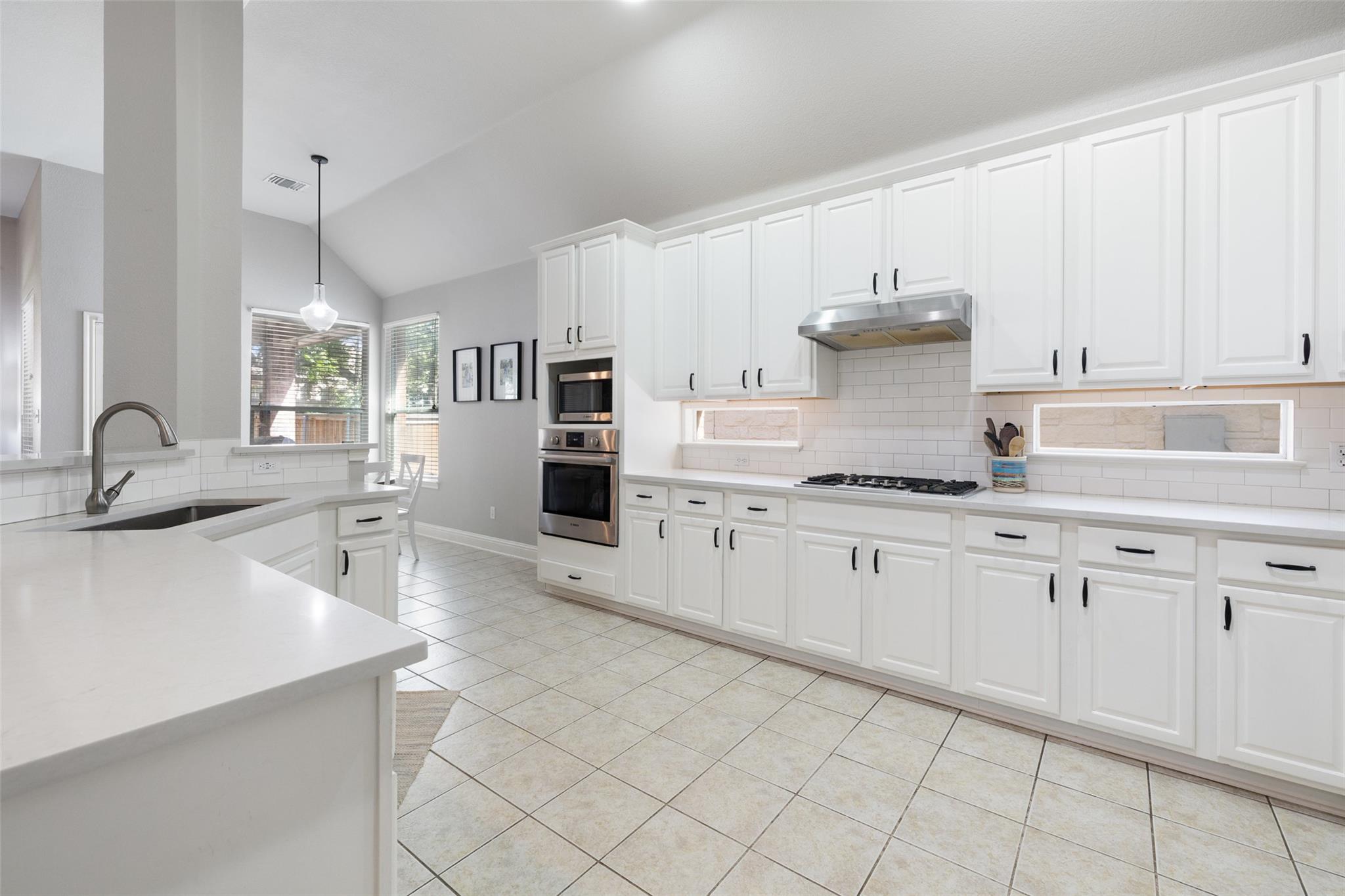 10408 Hansa Dr, Austin, TX 78739