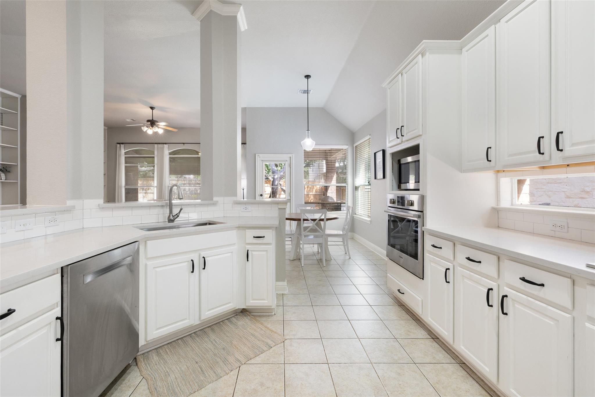10408 Hansa Dr, Austin, TX 78739