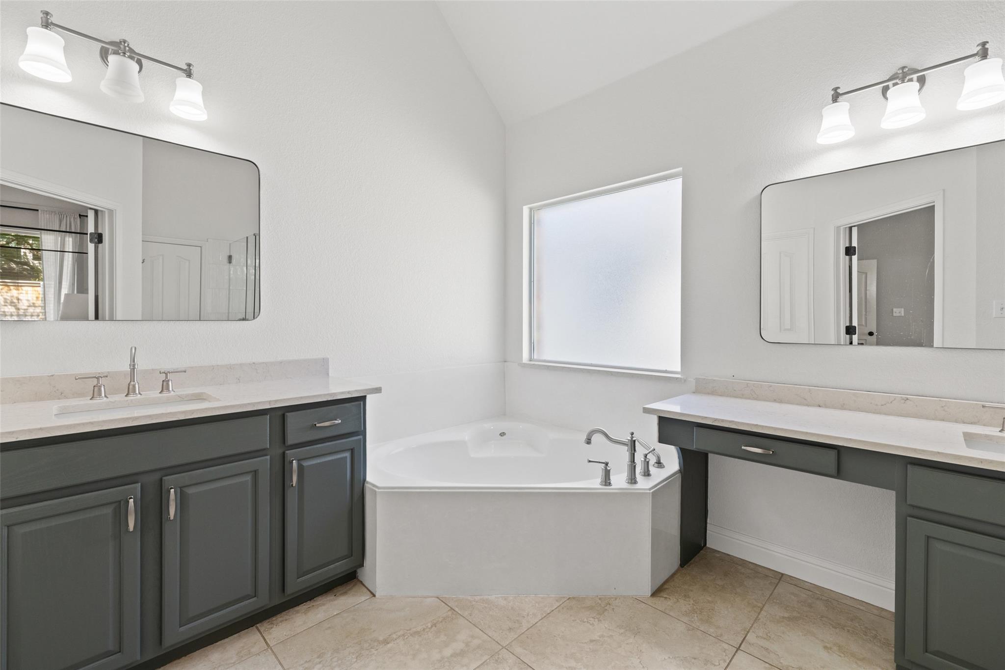 10408 Hansa Dr, Austin, TX 78739