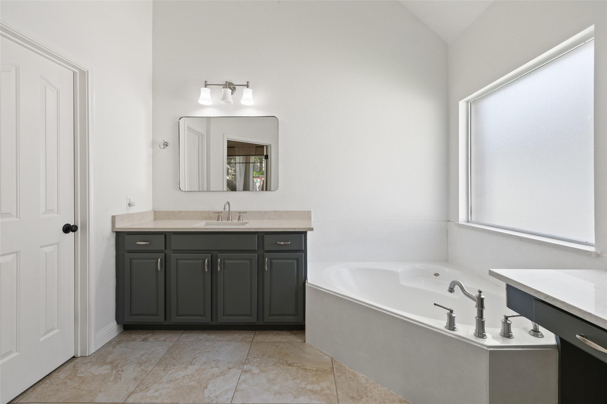 10408 Hansa Dr, Austin, TX 78739