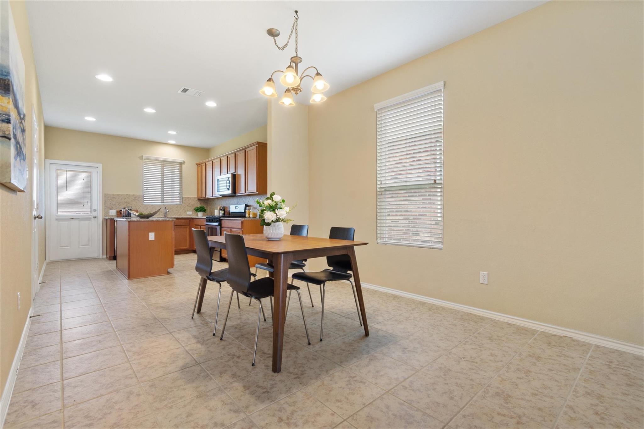 184 Nectar Dr, Buda, TX 78610