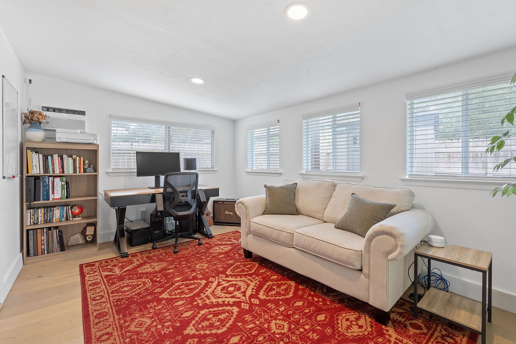6008 Smith Oak Trl, Austin, TX 78749