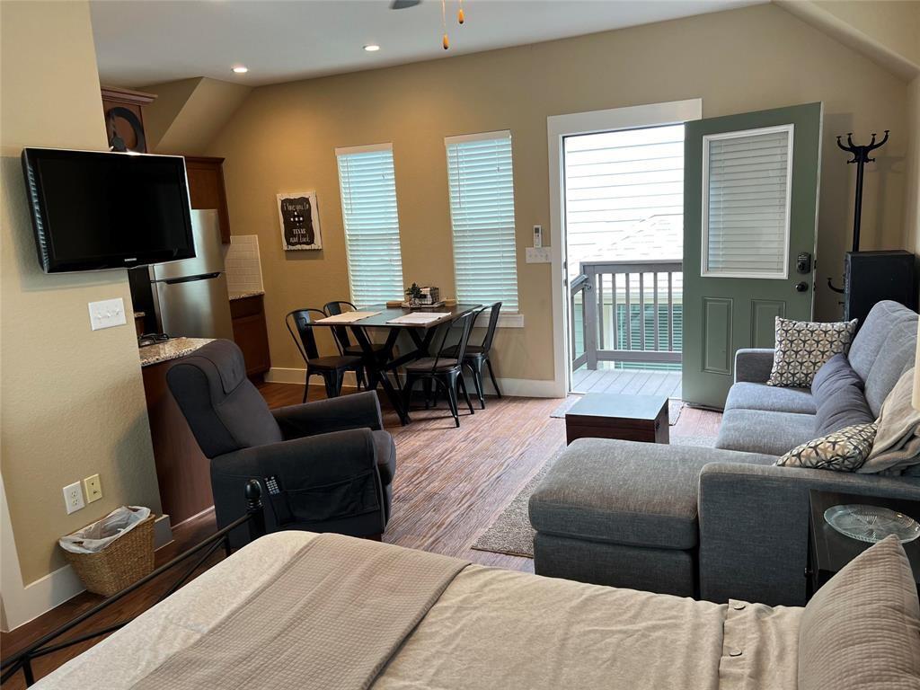 911-B Morrow St # B, Austin, TX 78757