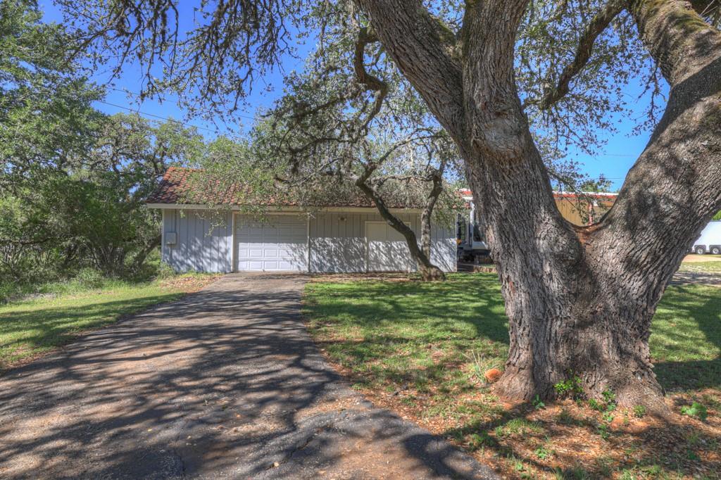 830 Palomino Ln, San Marcos, TX 78666