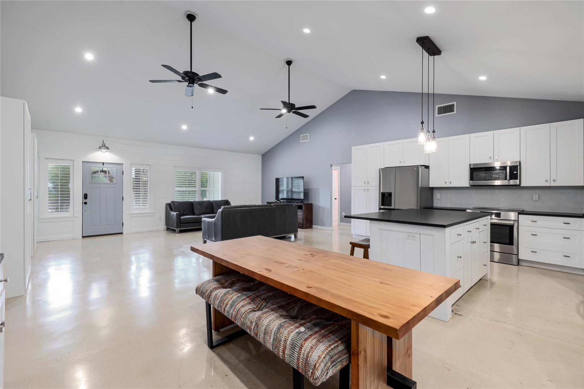 33 Deer Ridge Rd, Wimberley, TX 78676