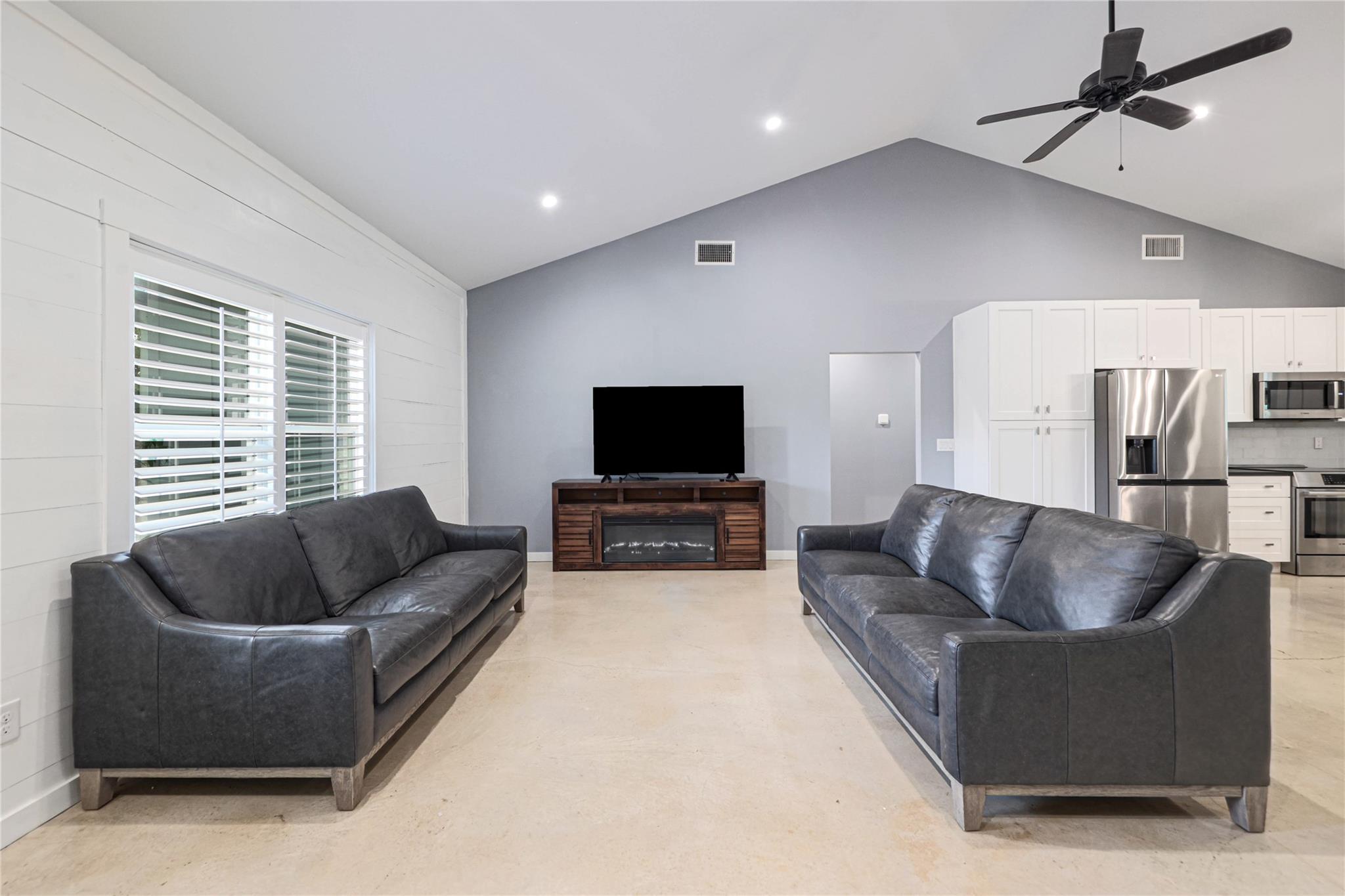 33 Deer Ridge Rd, Wimberley, TX 78676