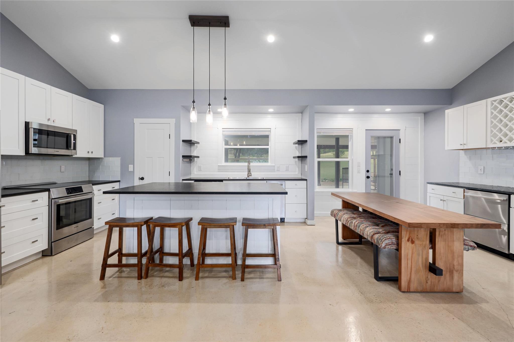 33 Deer Ridge Rd, Wimberley, TX 78676