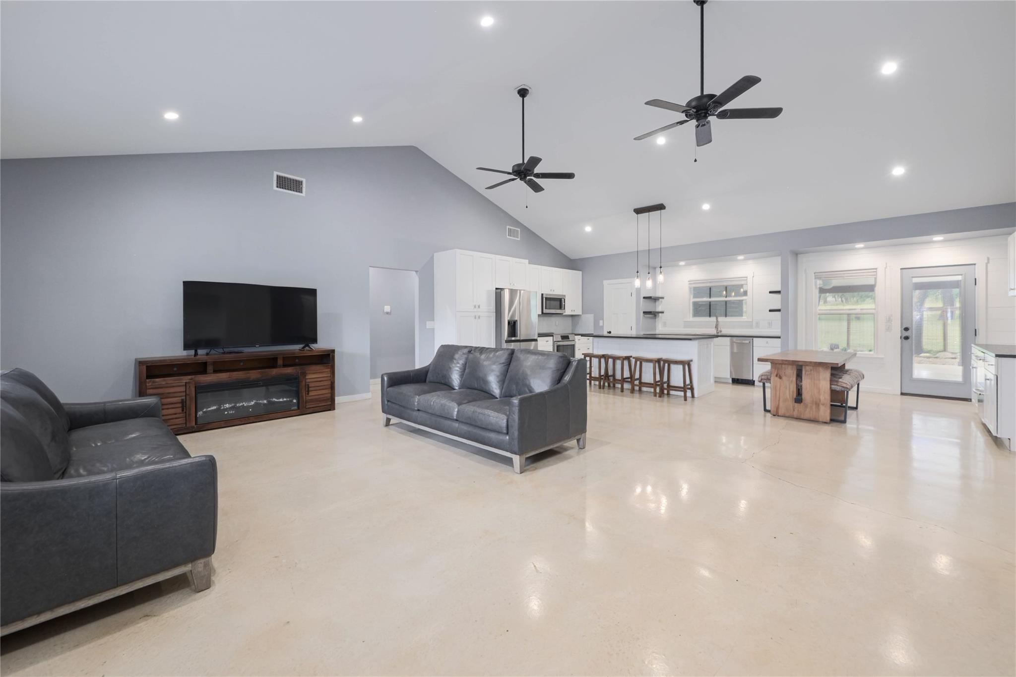 33 Deer Ridge Rd, Wimberley, TX 78676