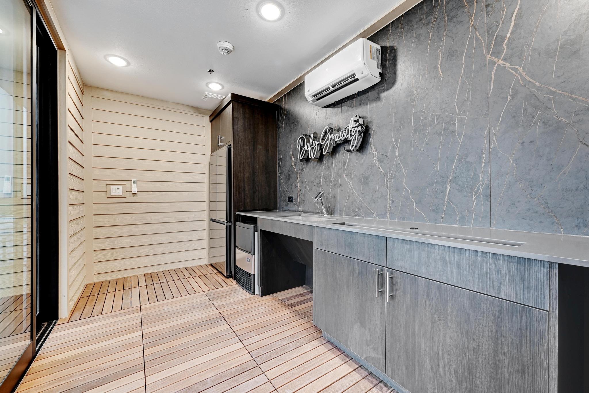 4801 Springdale Dr # 2010, Austin, TX 78723