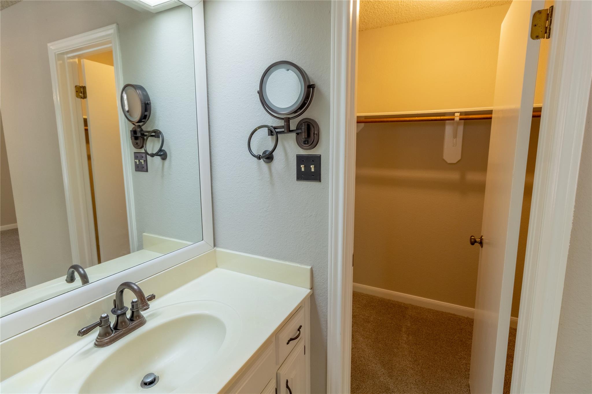 5839 Secrest Dr, Austin, TX 78759