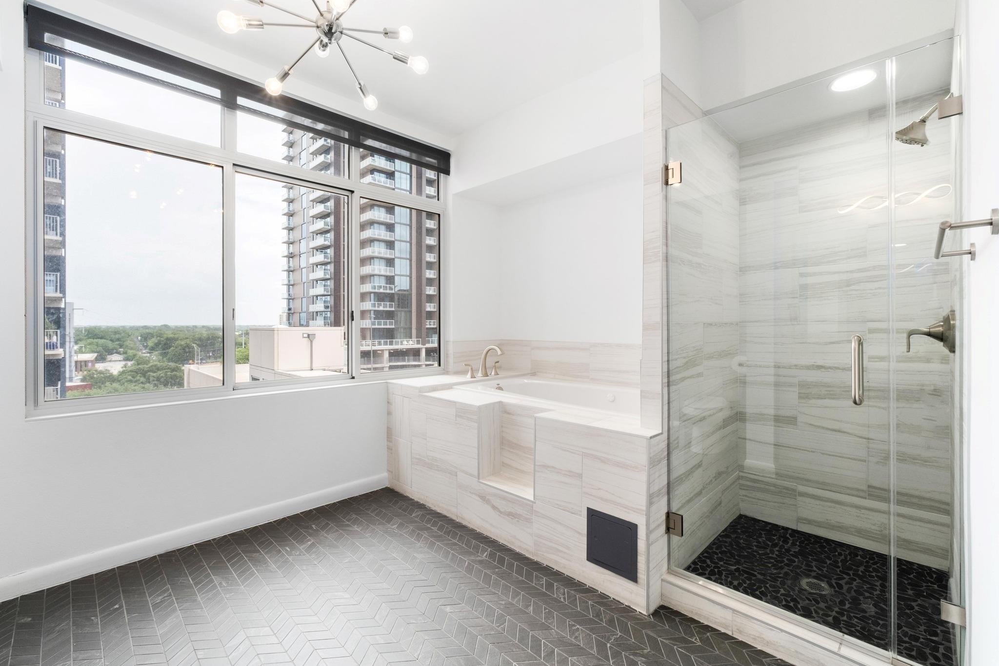 54 Rainey St # 1018, Austin, TX 78701
