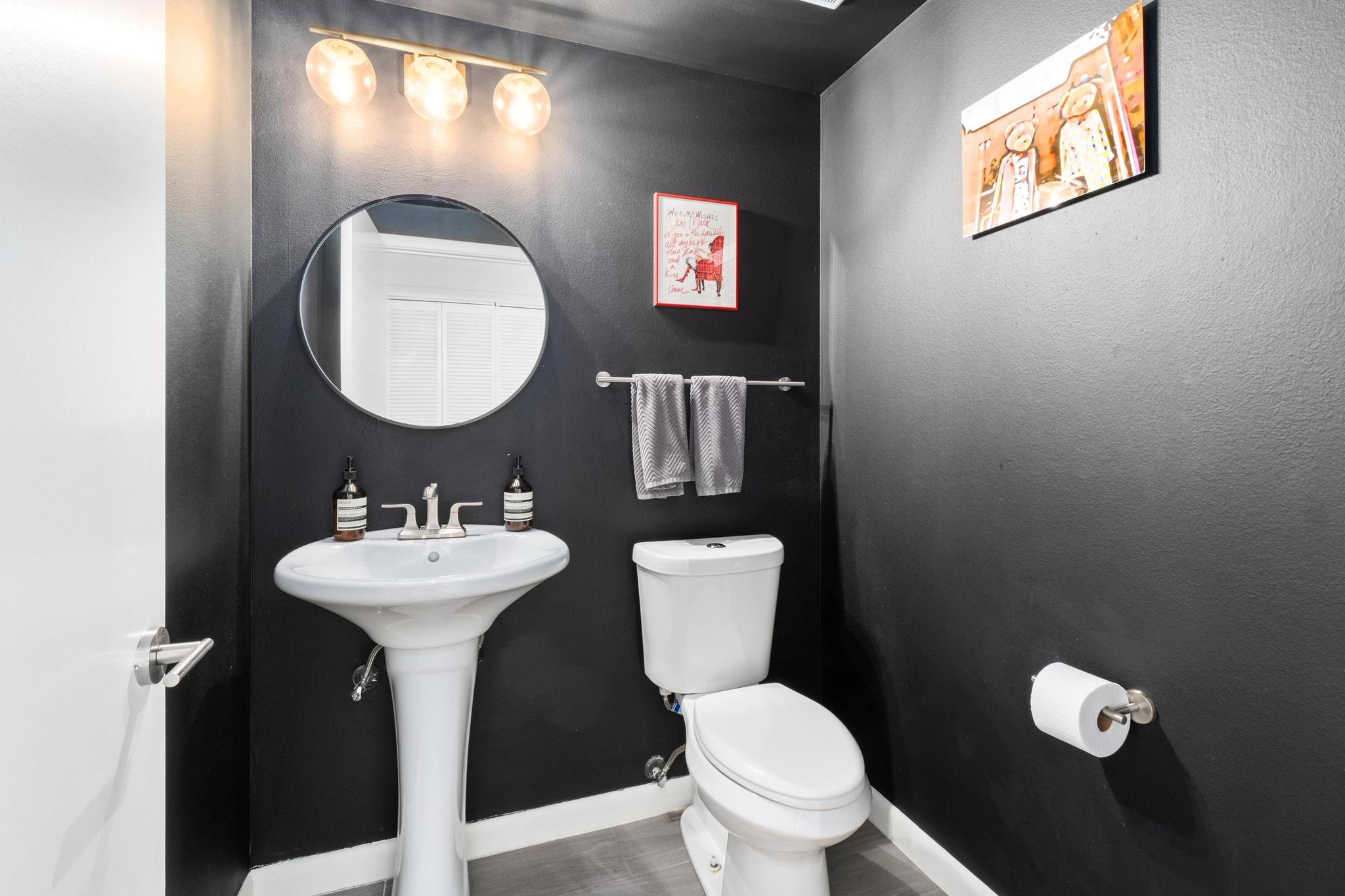 54 Rainey St # 1018, Austin, TX 78701