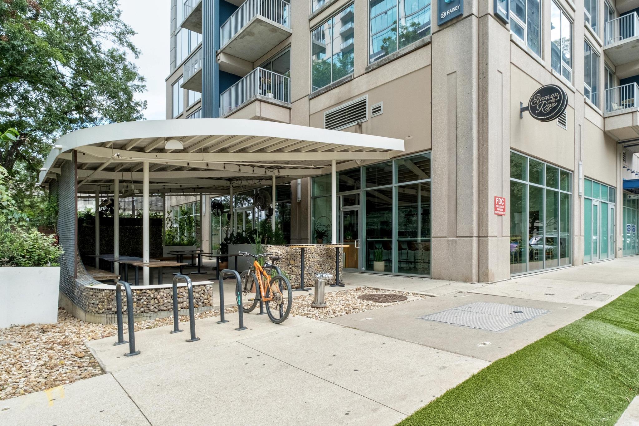 54 Rainey St # 1018, Austin, TX 78701