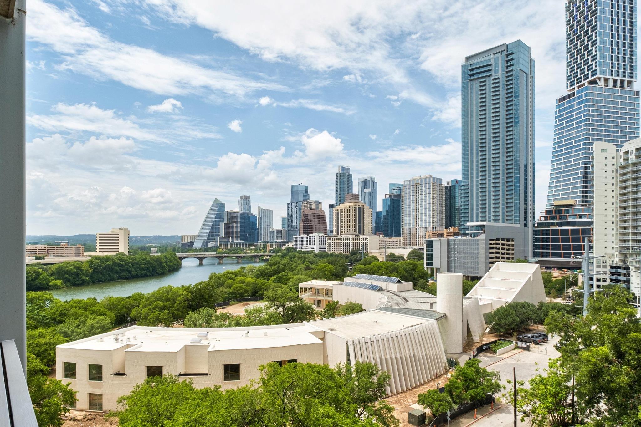 54 Rainey St # 1018, Austin, TX 78701