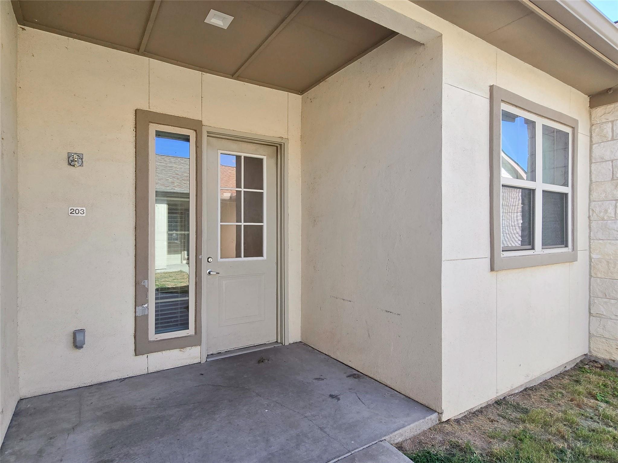 2400 Louis Henna Blvd # 203, Round Rock, TX 78664