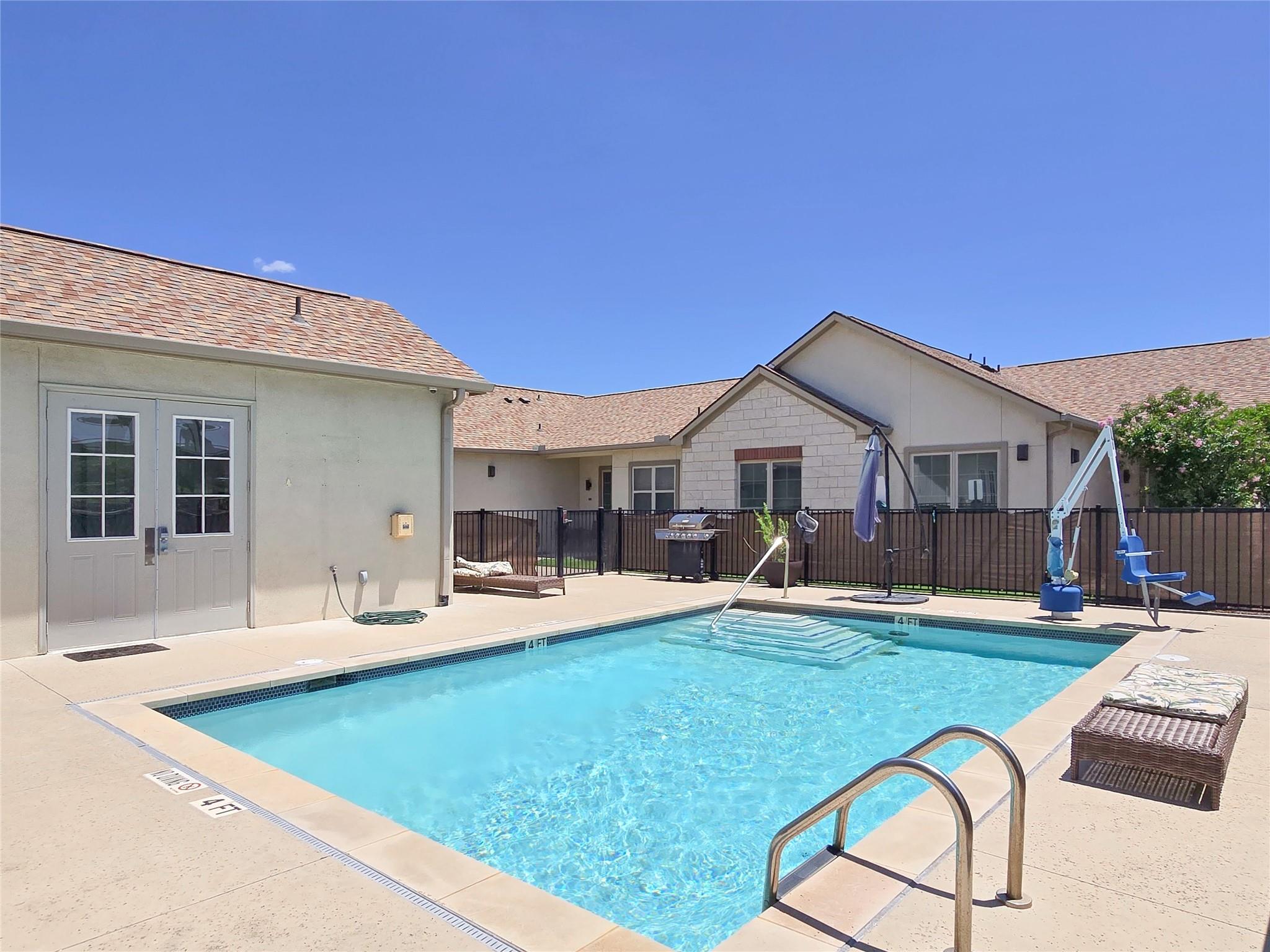 2400 Louis Henna Blvd # 203, Round Rock, TX 78664