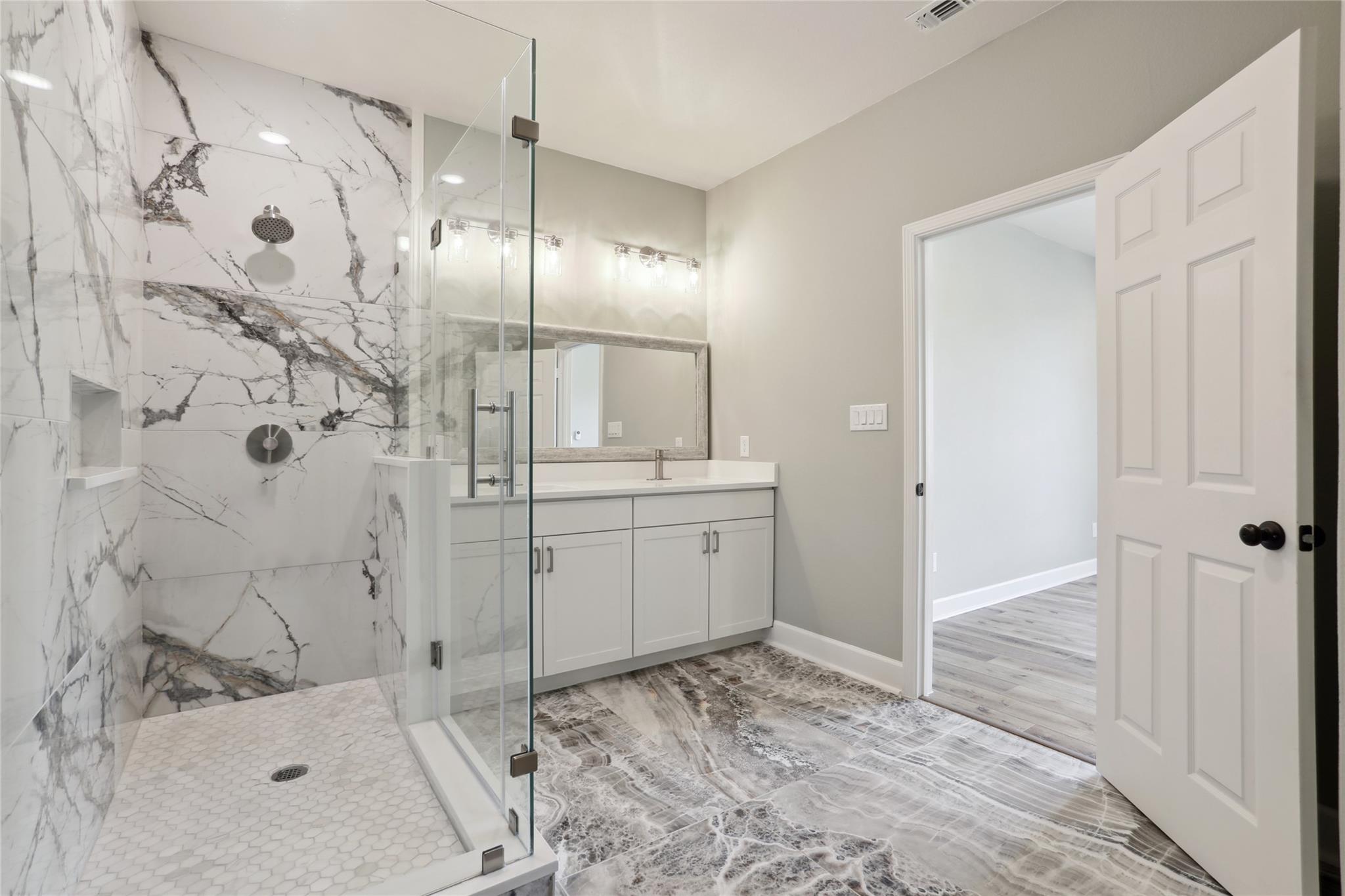 109 Creekside Dr, Bastrop, TX 78602