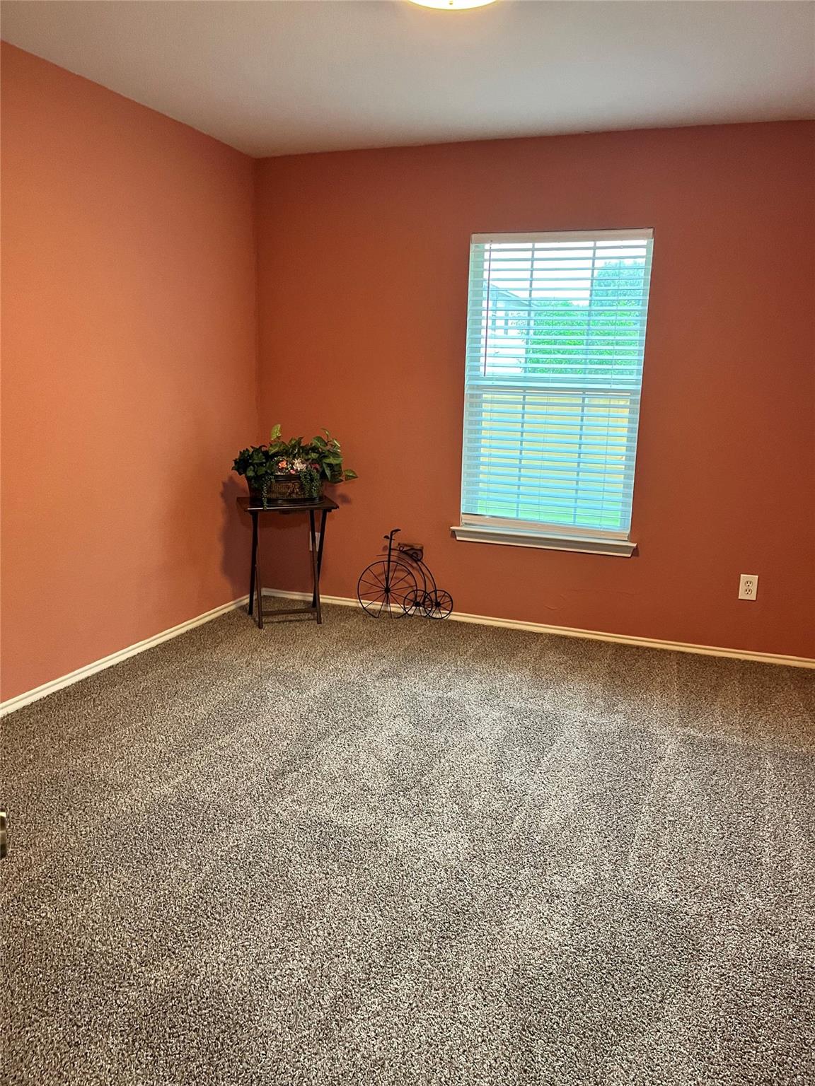 108 Bexar Forest Cv, Elgin, TX 78621