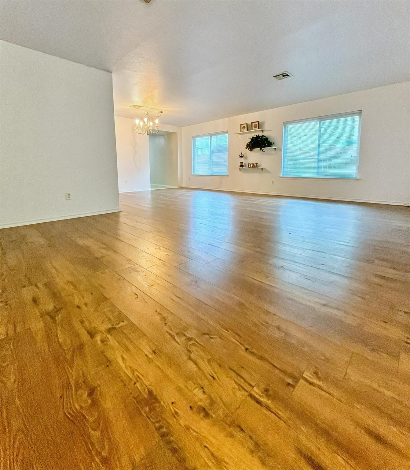 108 Bexar Forest Cv, Elgin, TX 78621