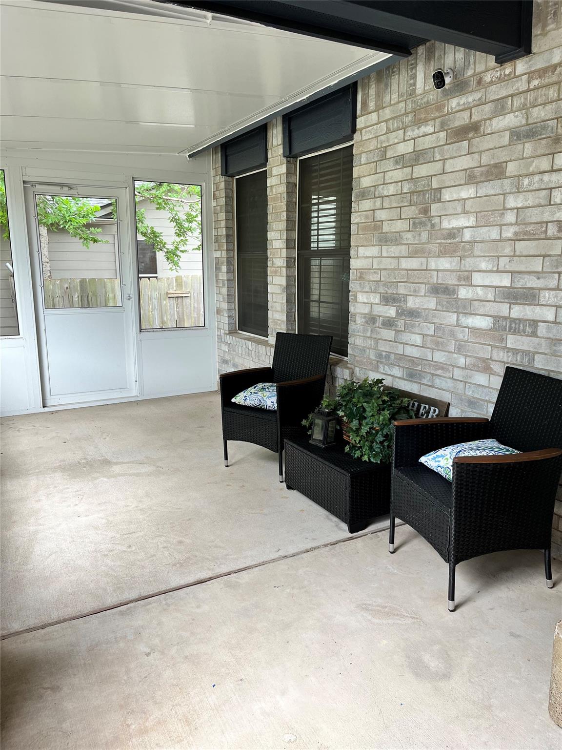 108 Bexar Forest Cv, Elgin, TX 78621