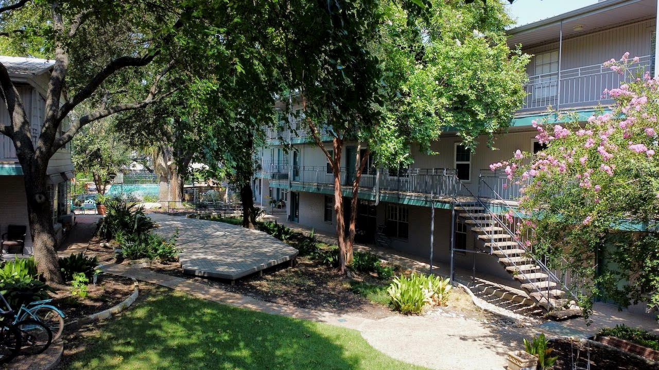 300 Crockett St # 308, Austin, TX 78704