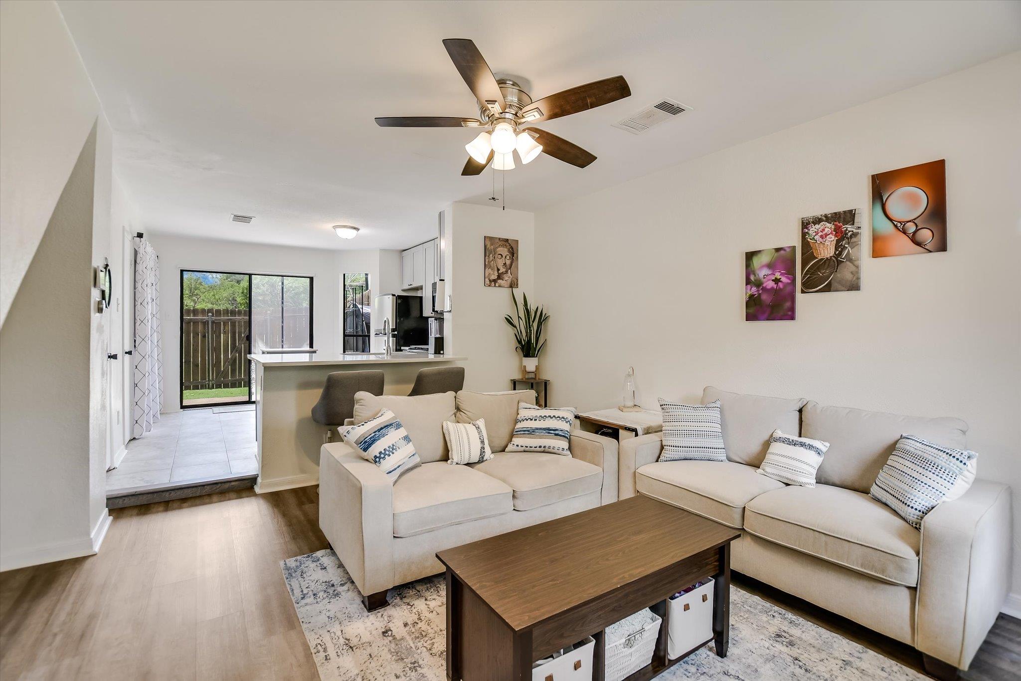 11901 Swearingen Dr # 4, Austin, TX 78758