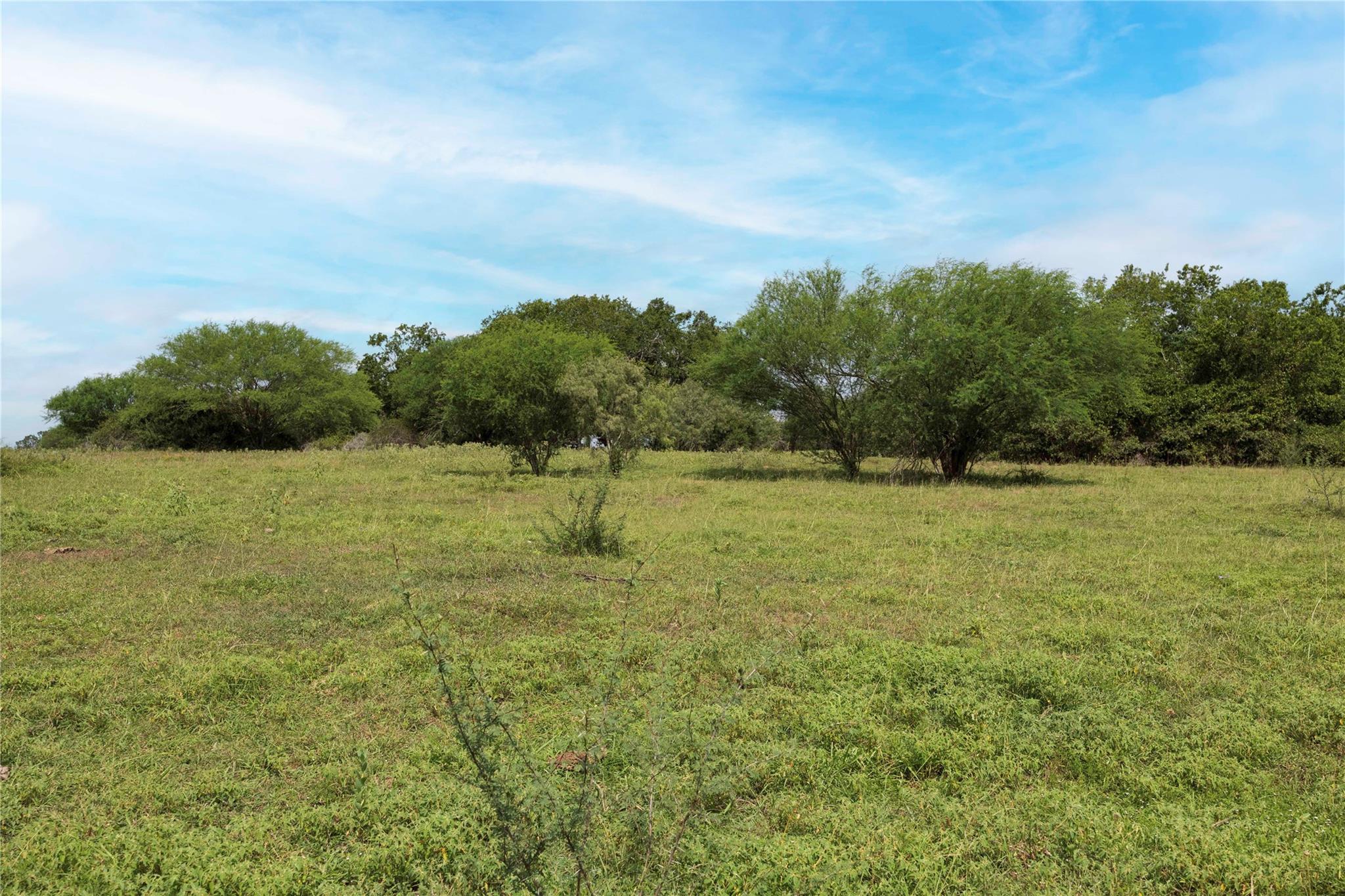 03 CR 214, Hallettsville, TX 77964