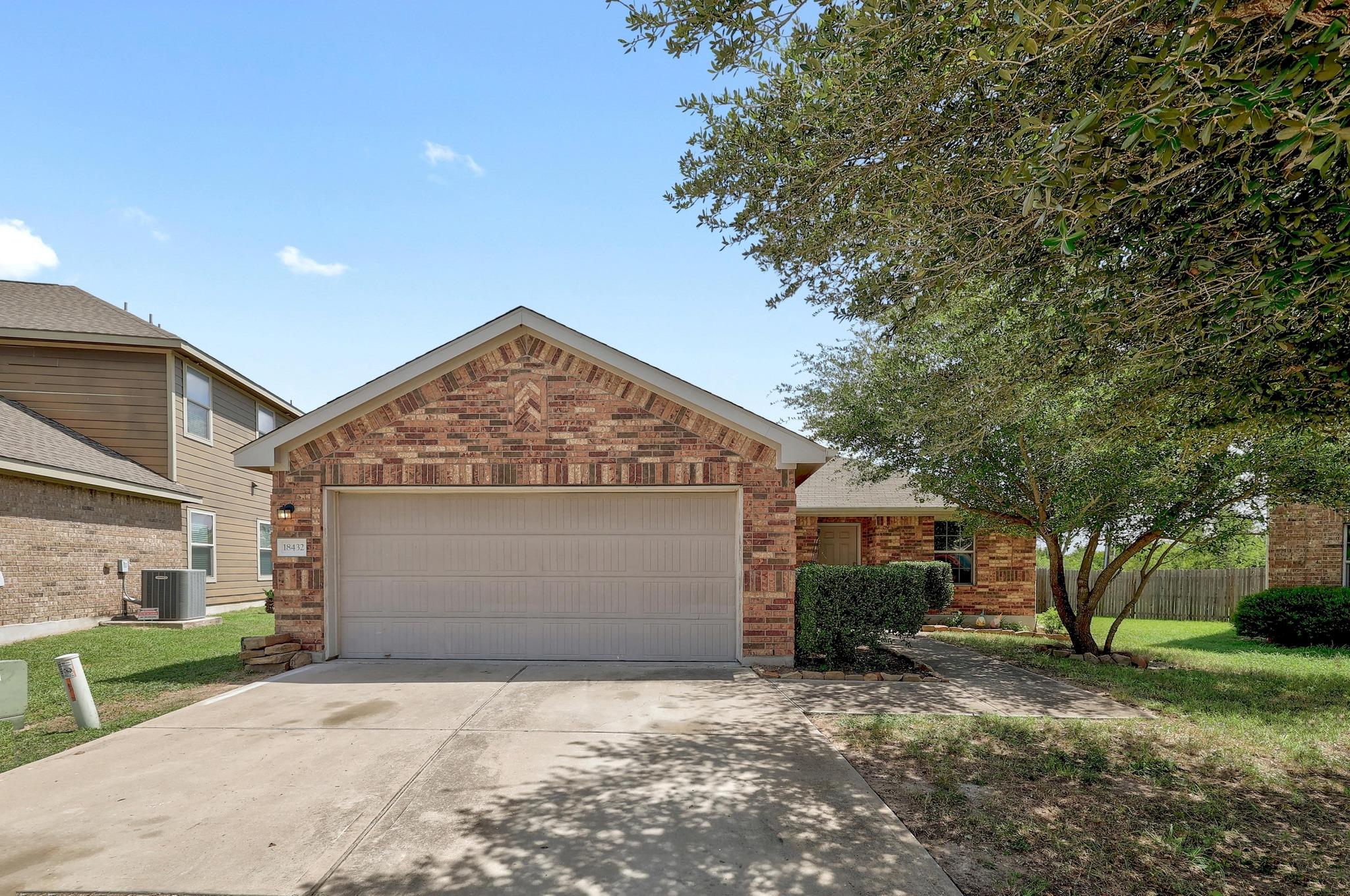 18432 Cloudmore Ln, Elgin, TX 78621