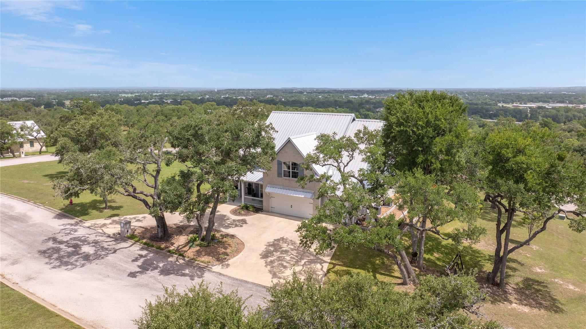 111 Kathleen Ave, La Grange, TX 78945