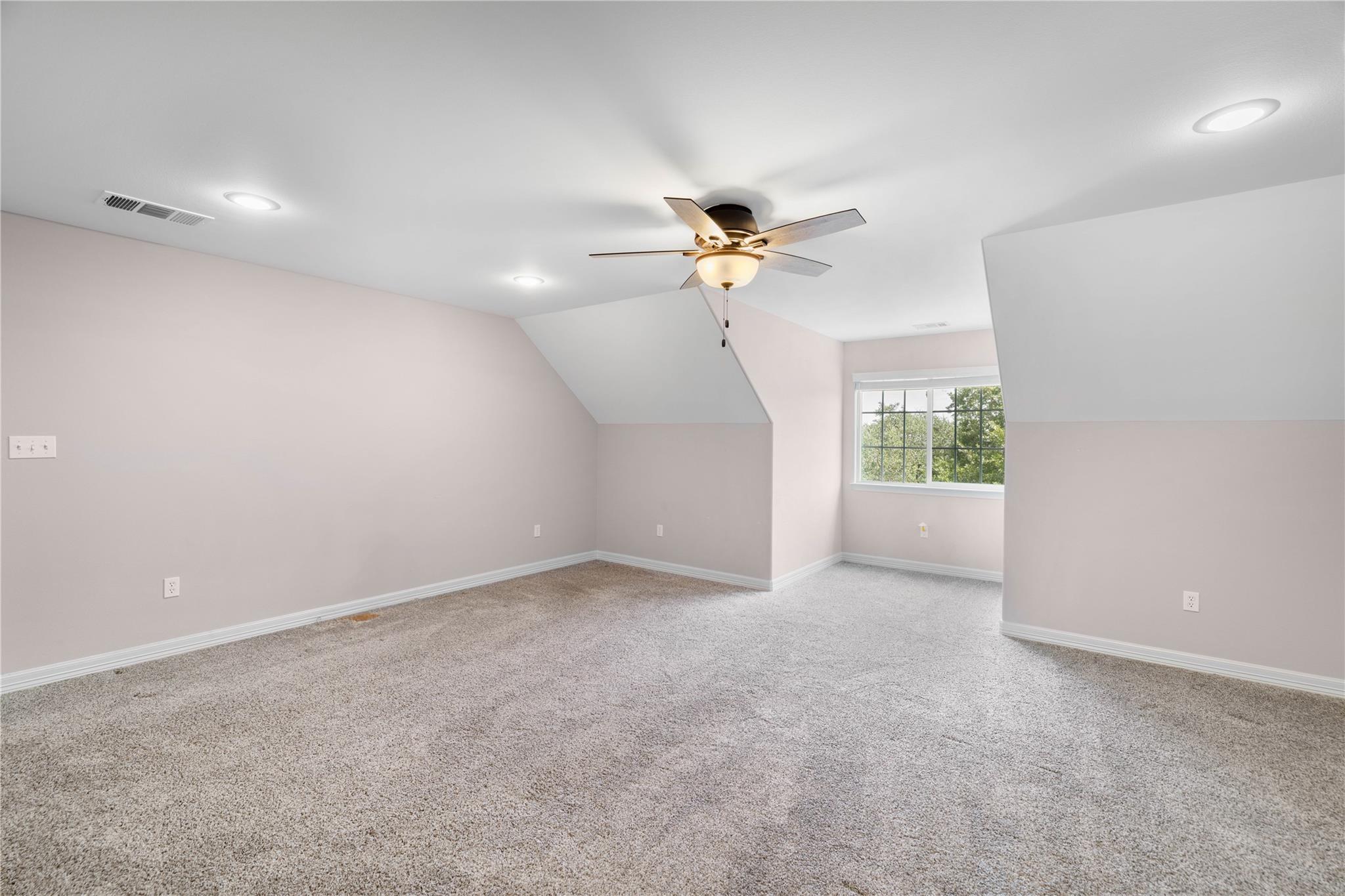 111 Kathleen Ave, La Grange, TX 78945