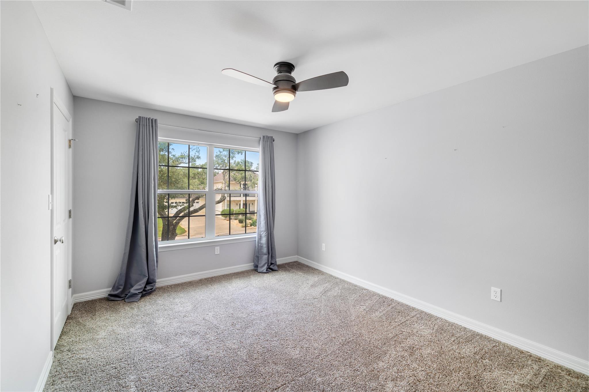 111 Kathleen Ave, La Grange, TX 78945