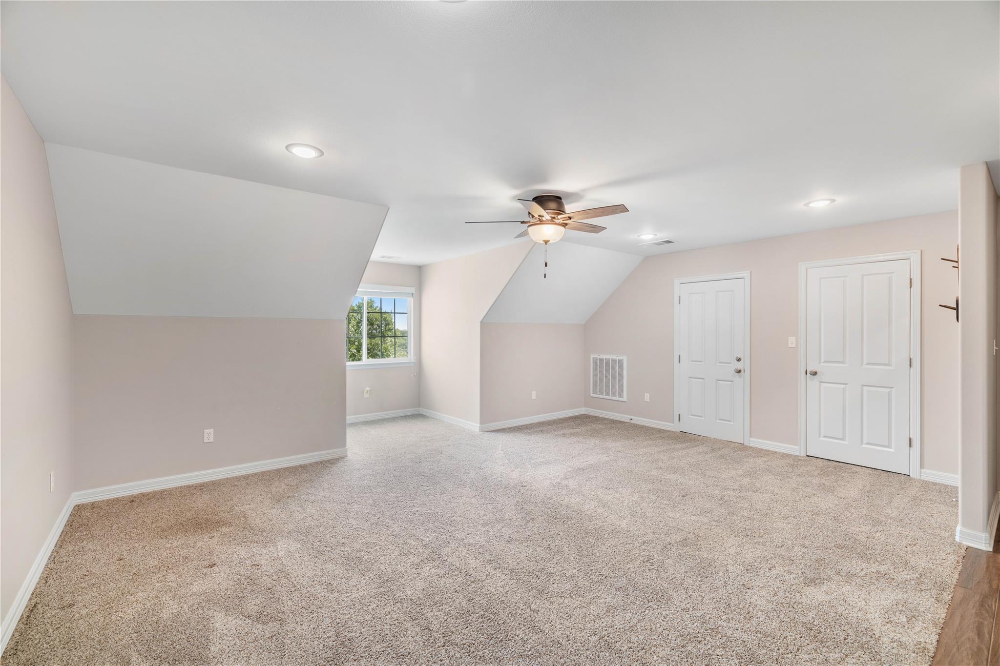 111 Kathleen Ave, La Grange, TX 78945