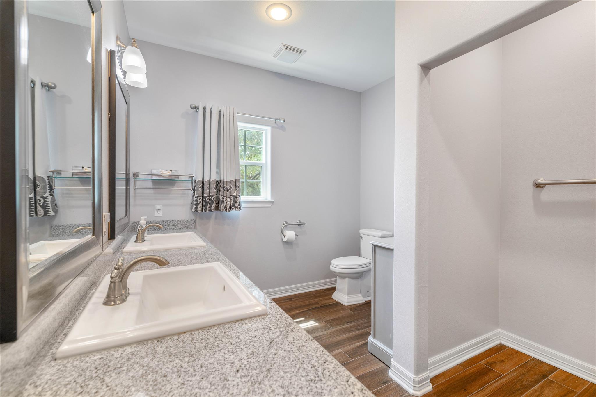 111 Kathleen Ave, La Grange, TX 78945