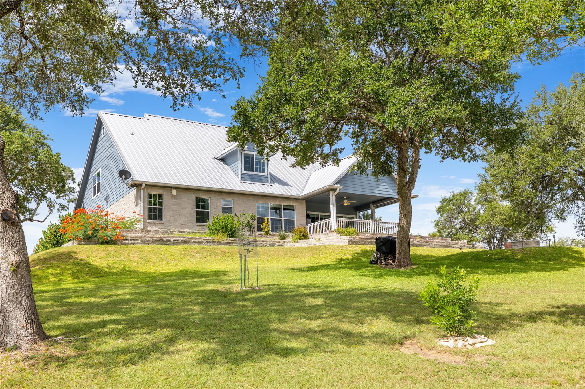 111 Kathleen Ave, La Grange, TX 78945