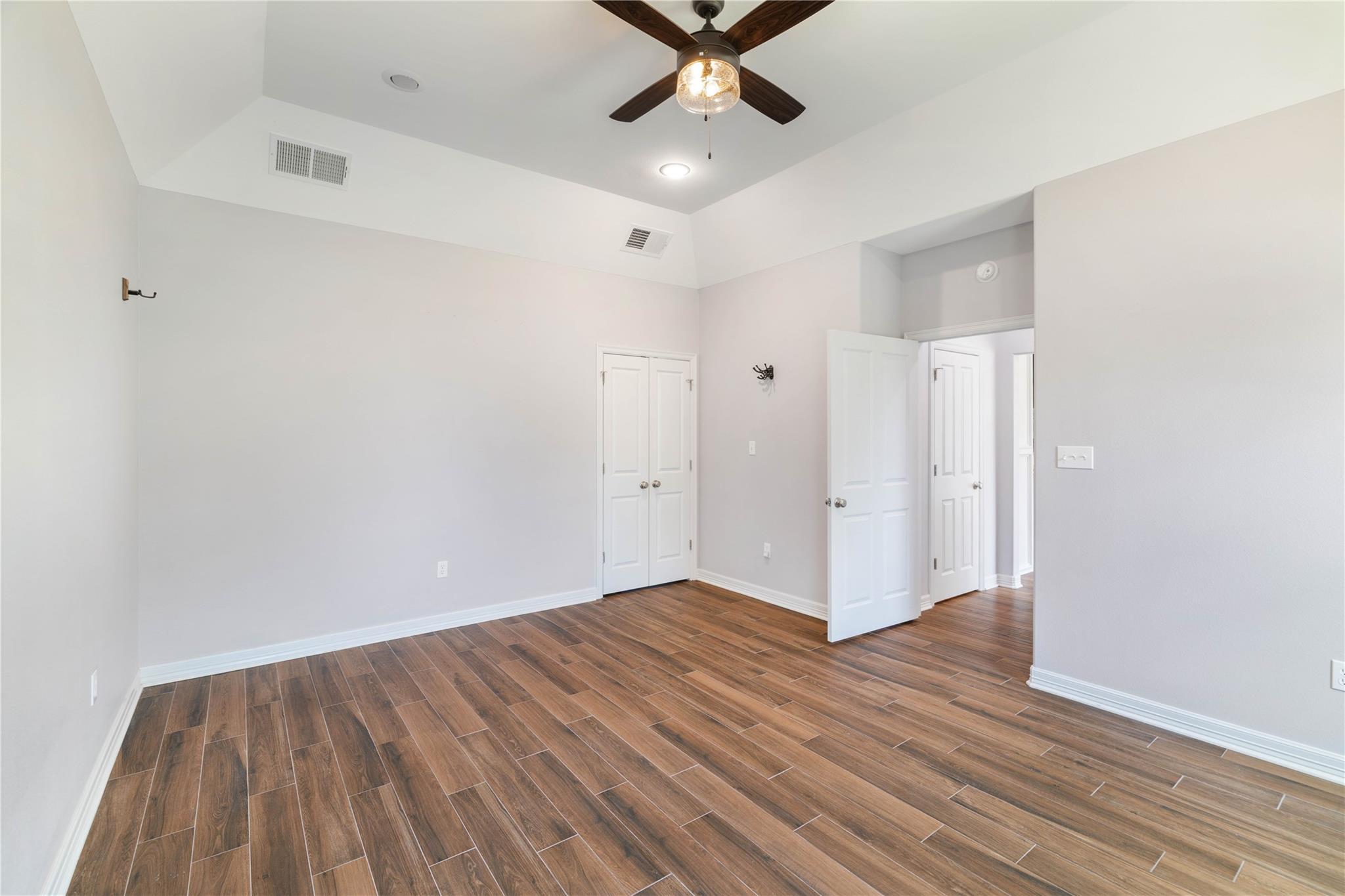 111 Kathleen Ave, La Grange, TX 78945