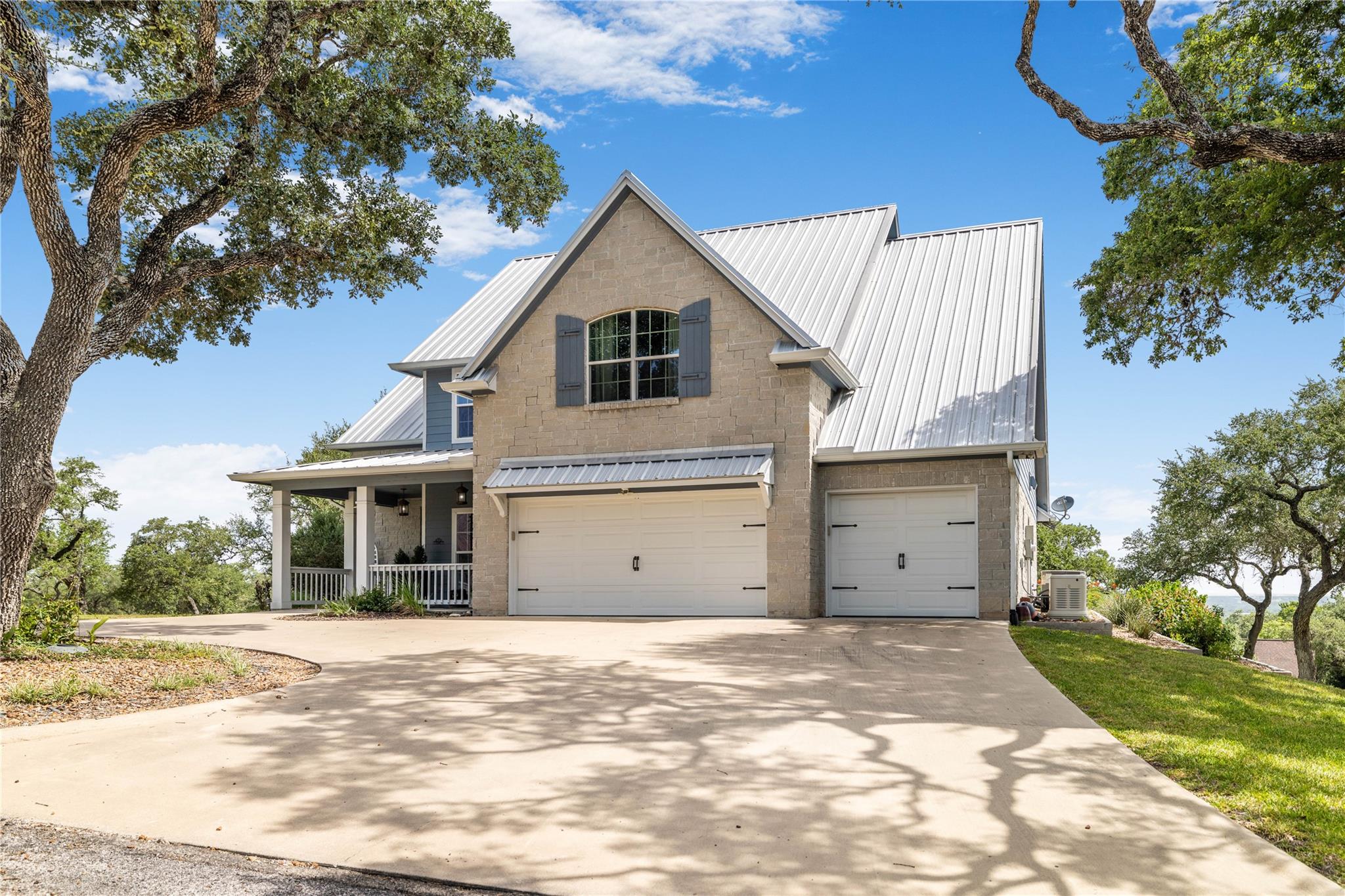 111 Kathleen Ave, La Grange, TX 78945