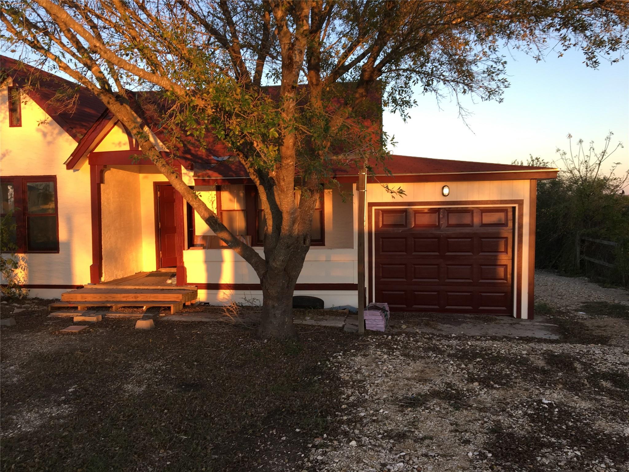 Niederwald, TX 78640