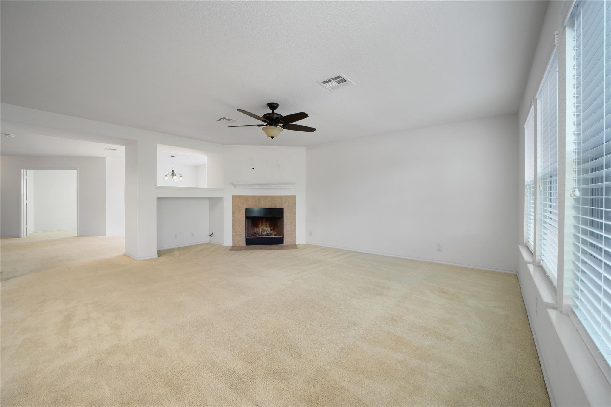 180 Beech Dr, Kyle, TX 78640