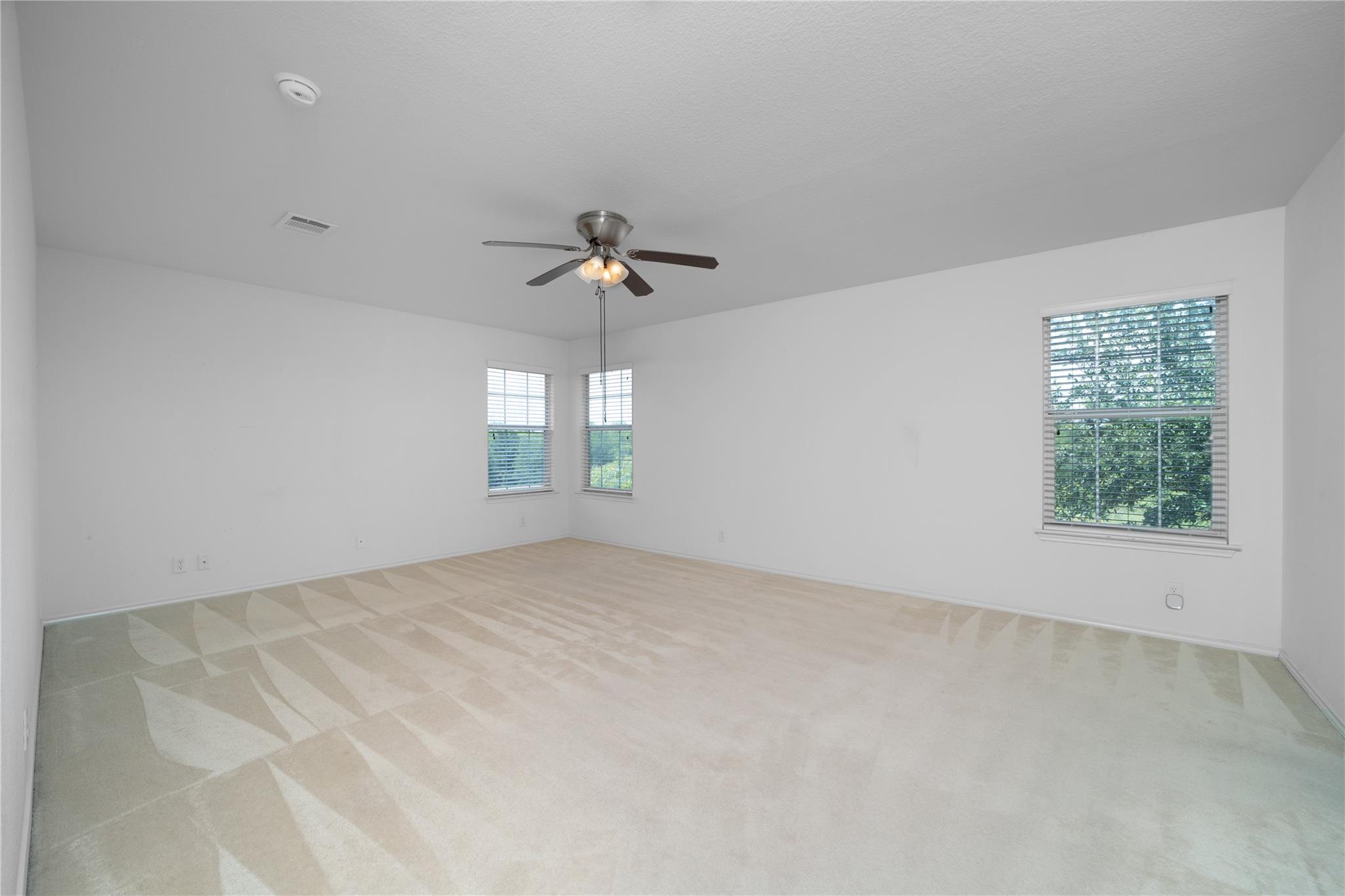 180 Beech Dr, Kyle, TX 78640