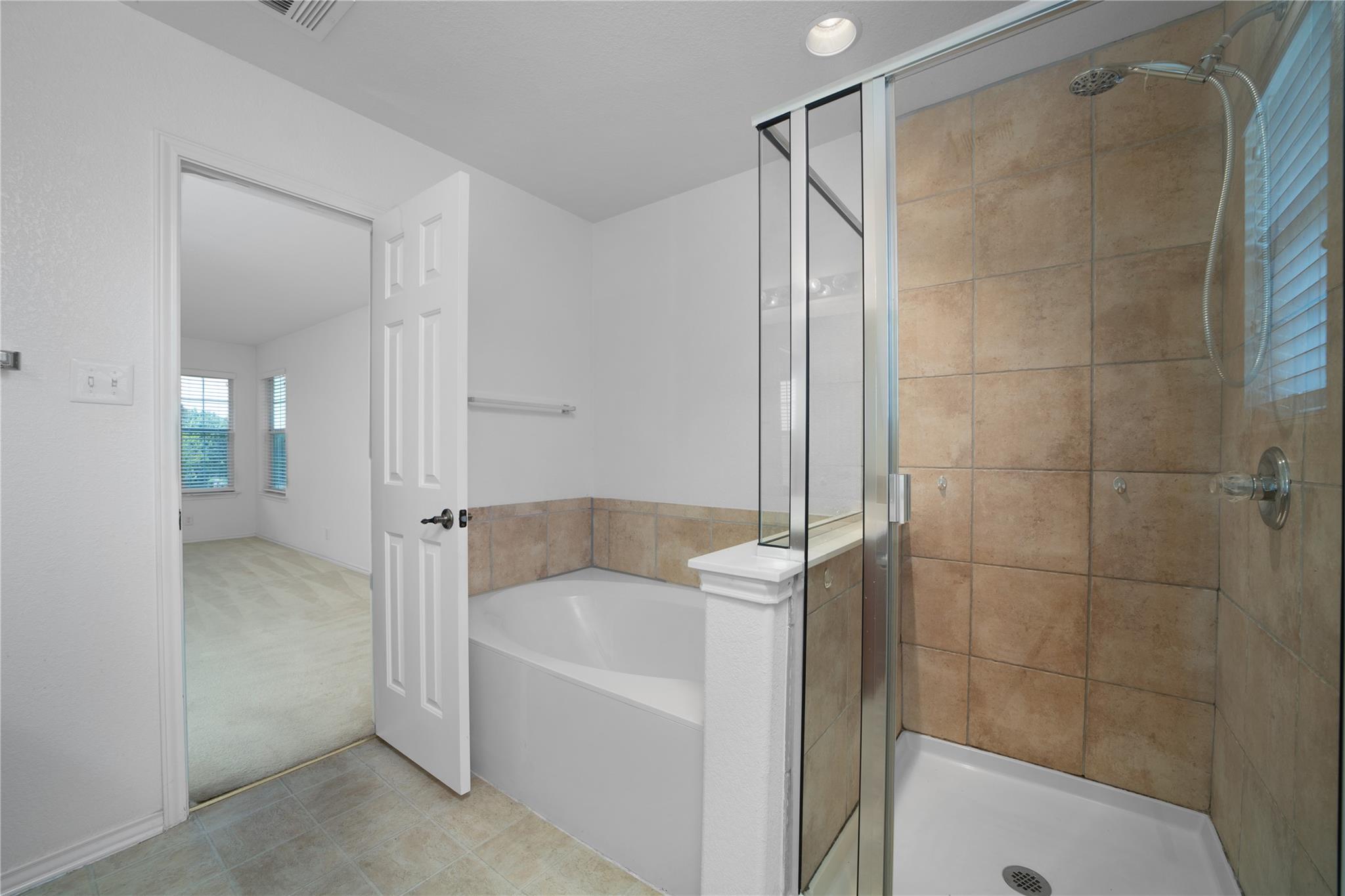 180 Beech Dr, Kyle, TX 78640