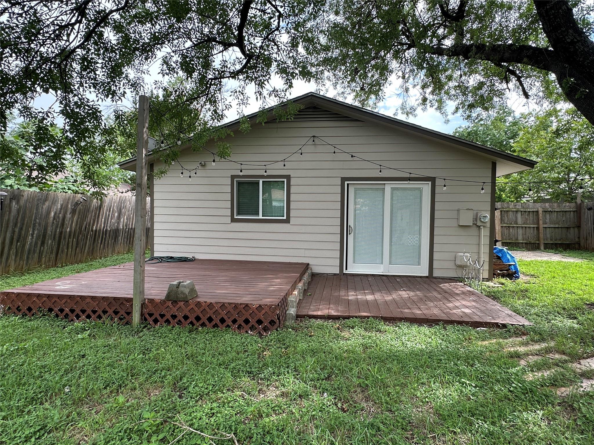 6004 Palm Cir, Austin, TX 78741