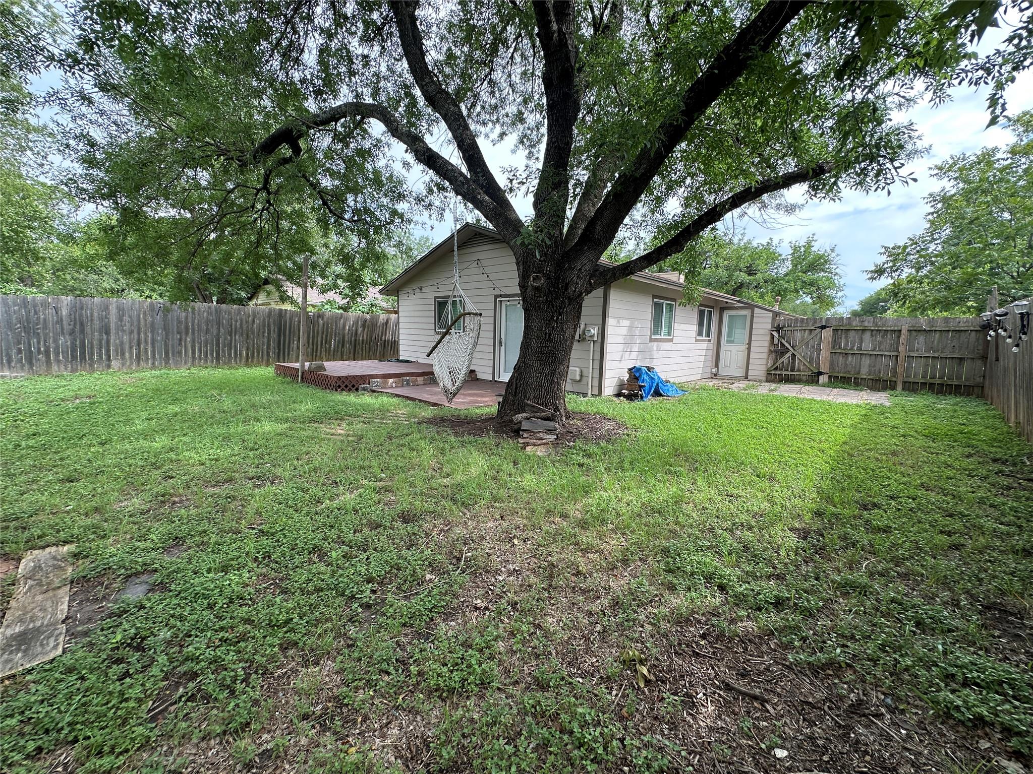 6004 Palm Cir, Austin, TX 78741