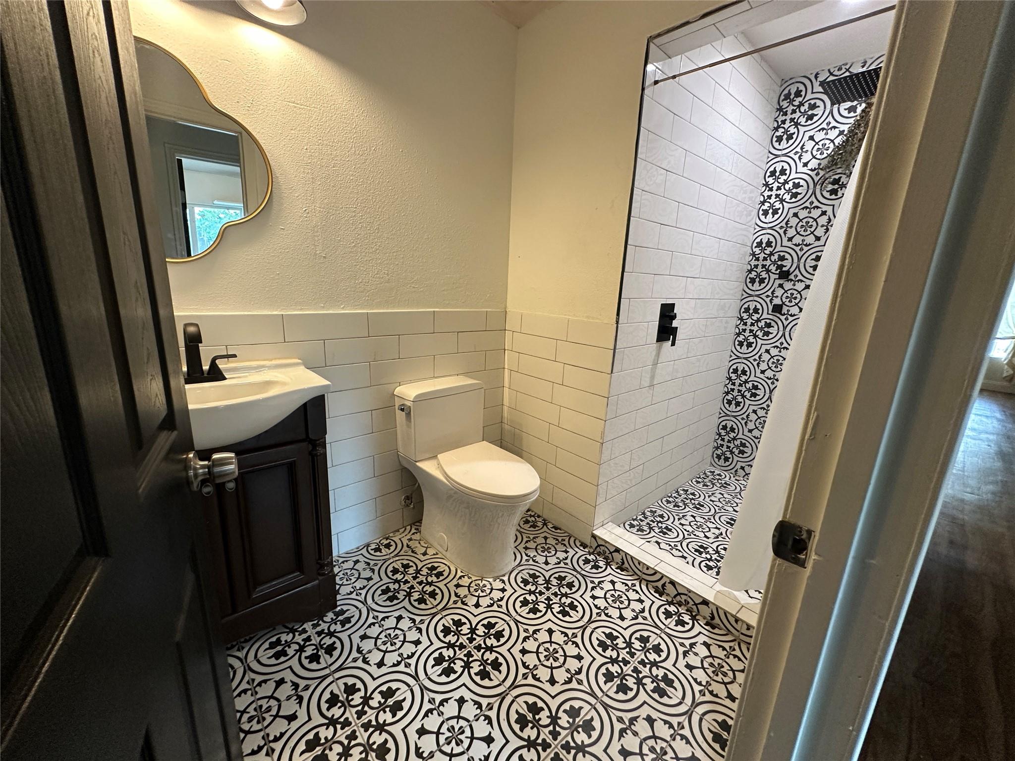 6004 Palm Cir, Austin, TX 78741