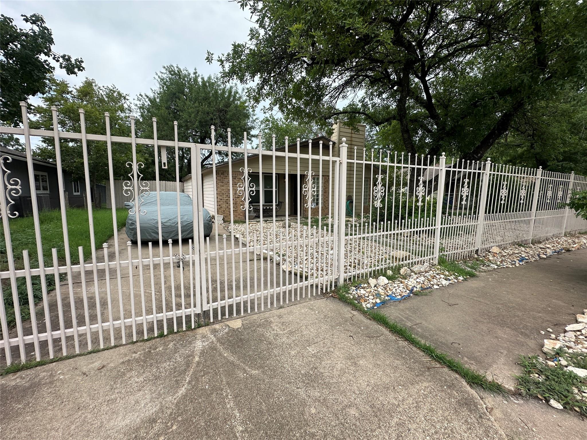 6004 Palm Cir, Austin, TX 78741